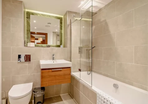 The bathroom at 10 Waters Edge, Tenby