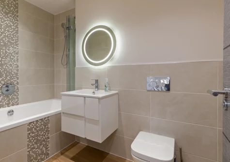 The bathroom at 10 Waterstone House, Tenby