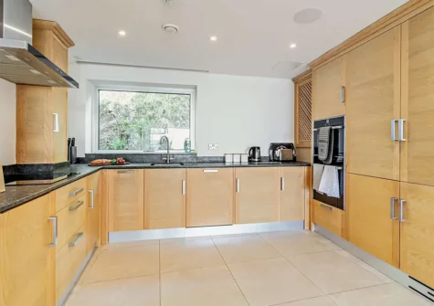 The kitchen at 11 Waters Edge, Tenby