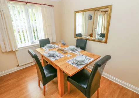 The kitchen at 2 Primrose Cottage, Saundersfoot