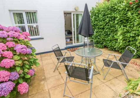 The bathroom at 2 Primrose Cottage, Saundersfoot