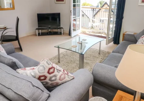 24 Rhodewood House, Saundersfoot is a uniquely designed holiday home at the heart of South Wales featuring clean and well-maintained finishings from the living room to the bedrooms. It is within walking distance from top attractions in Pembrokeshire.