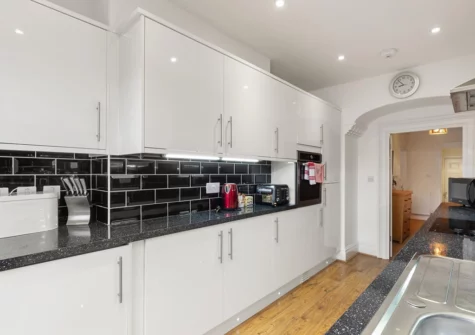 The kitchen at 4 St Mary's House, Tenby