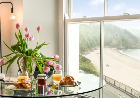 The dining area at 8 Glendower House, Tenby