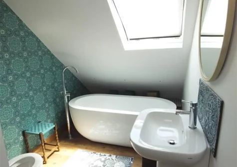 The bathroom at Albert View 2, Tenby