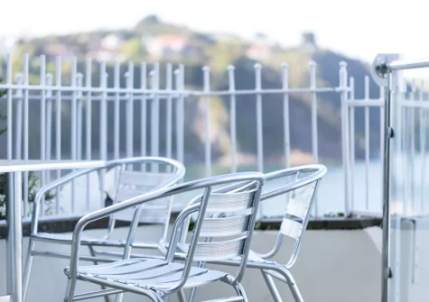 The balcony & alfresco dining area at Apartment 3, Royal Victoria Court, Tenby
