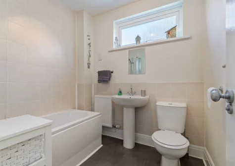 The bathroom at Ballyroan, East Williamston