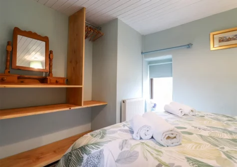 Bedroom #1 at Barn Court Cottage, Templeton