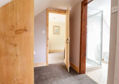 Bedroom #2 & en-suite at Barn Court Cottage, Templeton