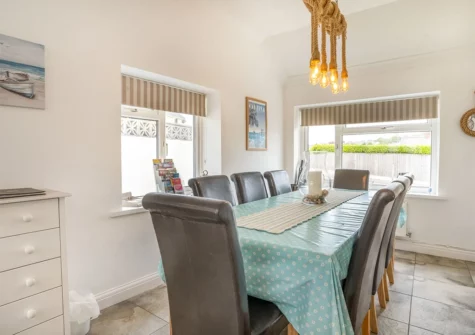 The dining area at Captiva Cottage, Saundersfoot
