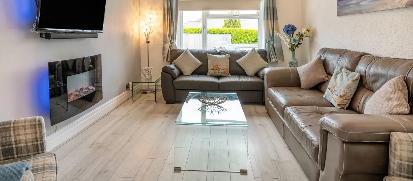 Captiva Cottage, Saundersfoot is a seaside retreat that's perfect for a family holiday, located close to attractions in Pembrokeshire. With stylish decor and a secluded garden patio to guarantee the ultimate holiday experience for the family.