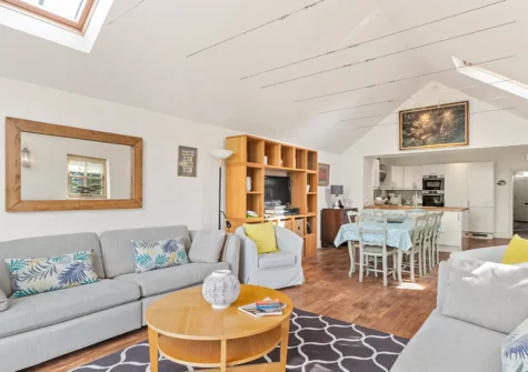 The living area at Carew Cottage, Manobier