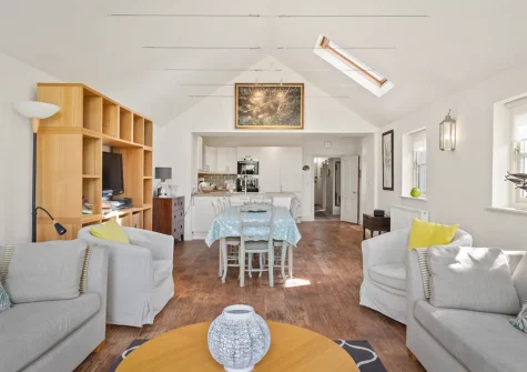 The living & dining area at Carew Cottage, Manobier