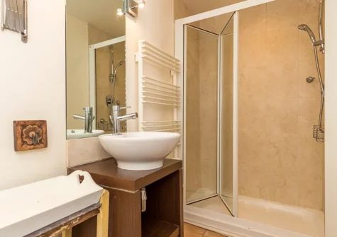 Bedroom #2 en-suite at Carew Cottage, Manobier