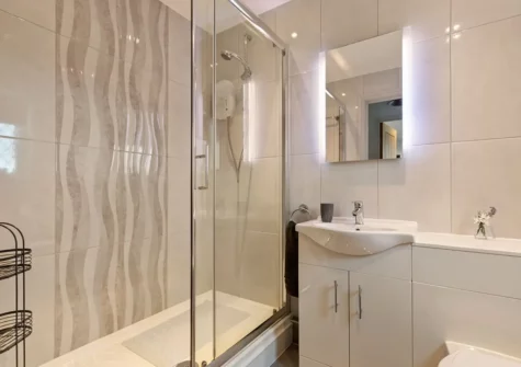 The bathroom at Cartwright's Cottage, St Florence