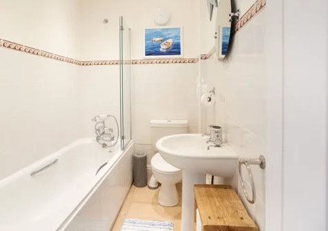 The first floor bathroom at Chart House, Tenby