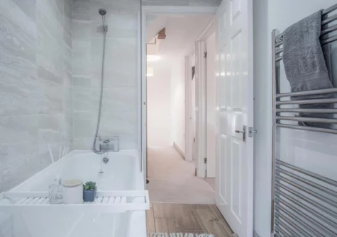 The bathroom at Church Terrace, Saundersfoot