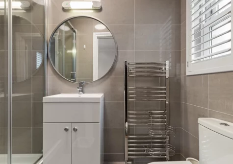 Bedroom #1 en-suite at Cottage Mews, Tenby