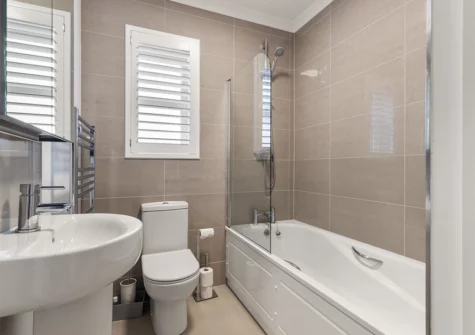 The bathroom at Cottage Mews, Tenby