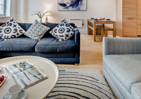 Court House 9, Tenby is a stylish apartment with breathtaking sea views just 50 metres from North Beach. With modern interiors, two en-suite bedrooms & a balcony overlooking the harbour, it's perfect for families or couples seeking a coastal break.