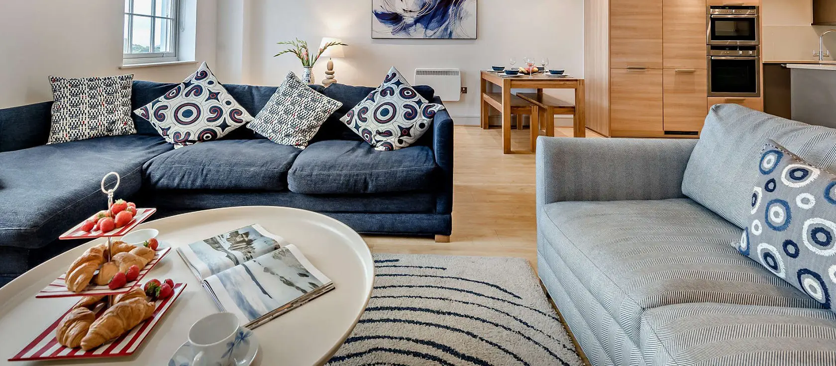 Court House 9, Tenby is a stylish apartment with breathtaking sea views just 50 metres from North Beach. With modern interiors, two en-suite bedrooms & a balcony overlooking the harbour, it's perfect for families or couples seeking a coastal break.