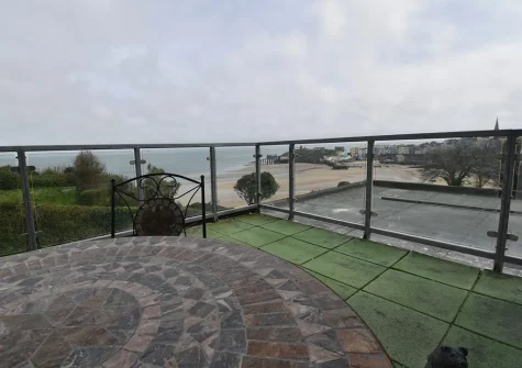 The balcony & alfresco dining area at Croft Court 46, Tenby