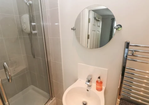 Bedroom #1 en-suite at Crown Cottage, Penally