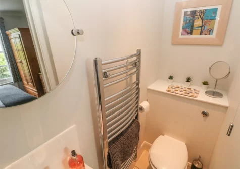 Bedroom #1 en-suite at Crown Cottage, Penally