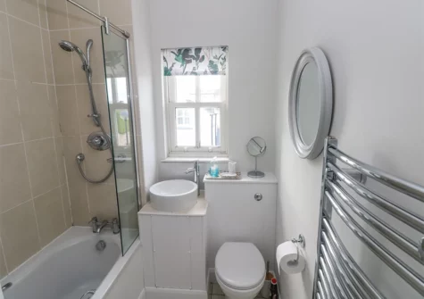 The bathroom at Crown Cottage, Penally