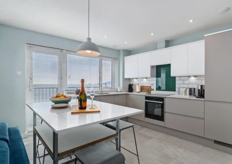 The kitchen at Dolphins Apartment, Saundersfoot