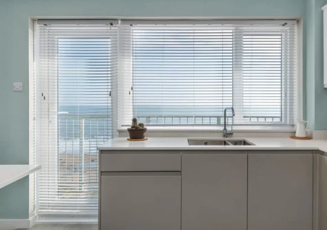 The kitchen at Dolphins Apartment, Saundersfoot