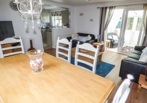 The open-plan dining & living area at Driftwood House, Saundersfoot