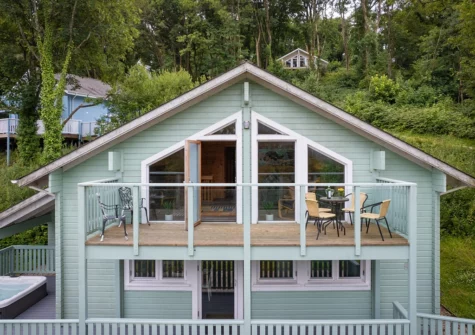 The balcony & wrap-around veranda at Everwyn Lodge, Penally