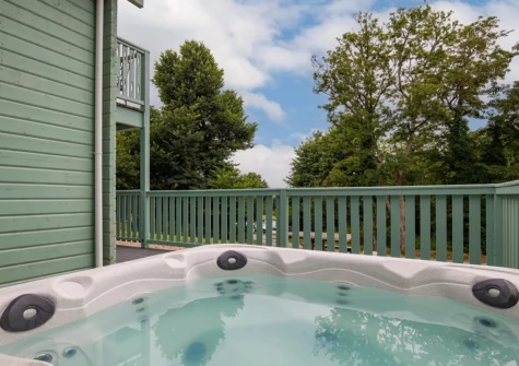The hot tub at Everwyn Lodge, Penally