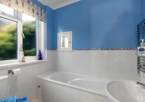 The bathroom at Four Oaks, Saundersfoot