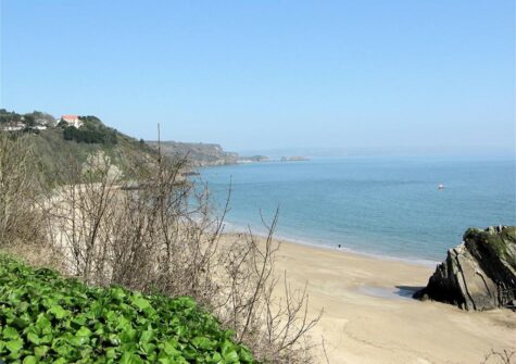 Glendower House 4, Tenby is just 100 metres from the golden sands of North Beach