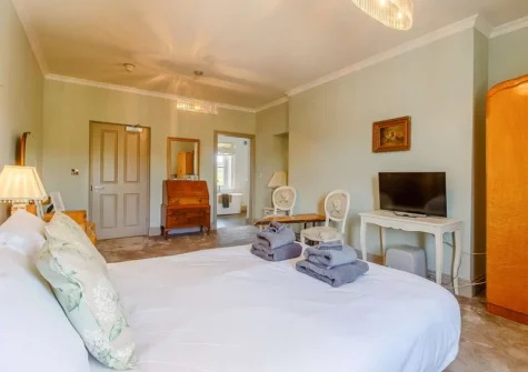 Bedroom #3 at Globe House, Angle