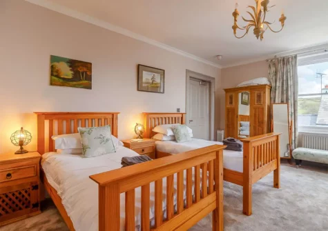 Bedroom #7 at Globe House, Angle