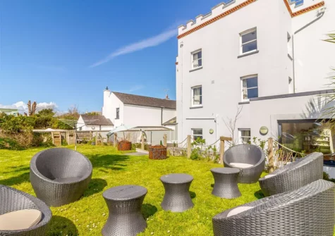 The garden at Globe House, Angle