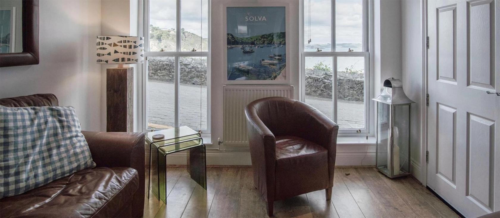 Goscar Court is a beautifully presented one-bedroom flat in a desirable location on Tenby's waterfront. Enjoy lovely views of the bustling harbour and cliff-backed North Beach from the open-plan living room. Then head out to explore the town centre.