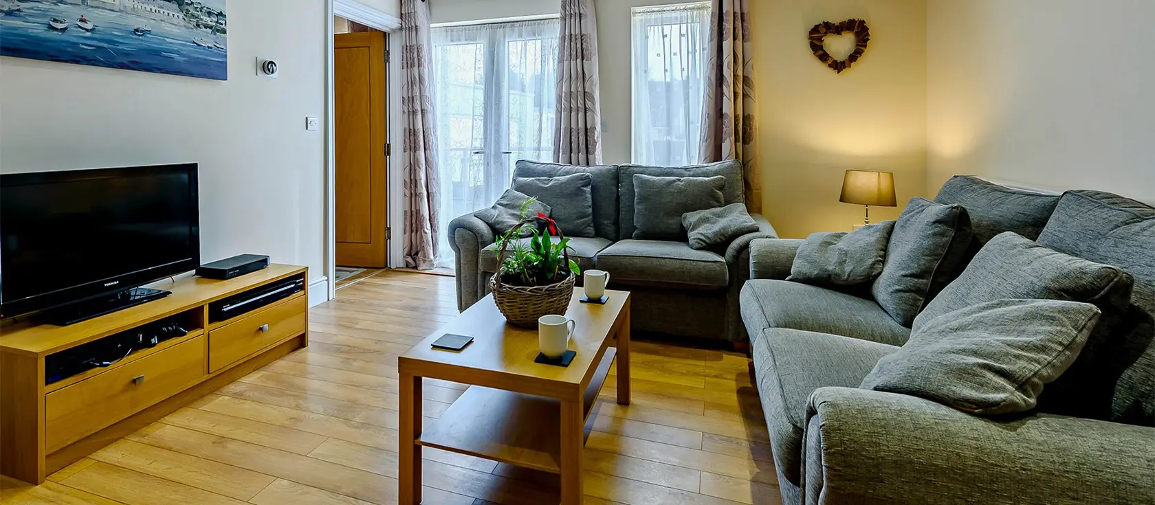 Grassholm Cottage, Tenby is a cosy two-bedroom retreat blending traditional charm with modern comforts, ideal for family getaways. Located near iconic beaches and attractions, it offers easy access to the Pembrokeshire Coast Path and scenic walks.