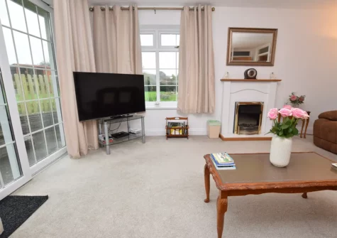 The living room at Green Gables Lodge, Pembroke
