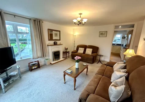 The living room at Green Gables Lodge, Pembroke