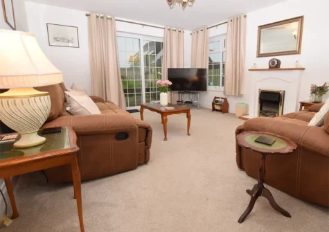 The living room at Green Gables Lodge, Pembroke