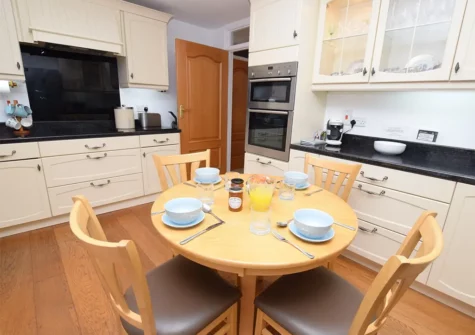 The kitchen & dining area at Green Gables Lodge, Pembroke