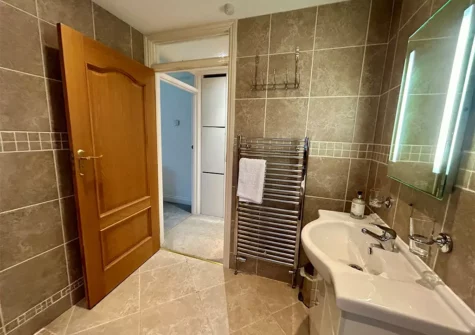 The shower room at Green Gables Lodge, Pembroke