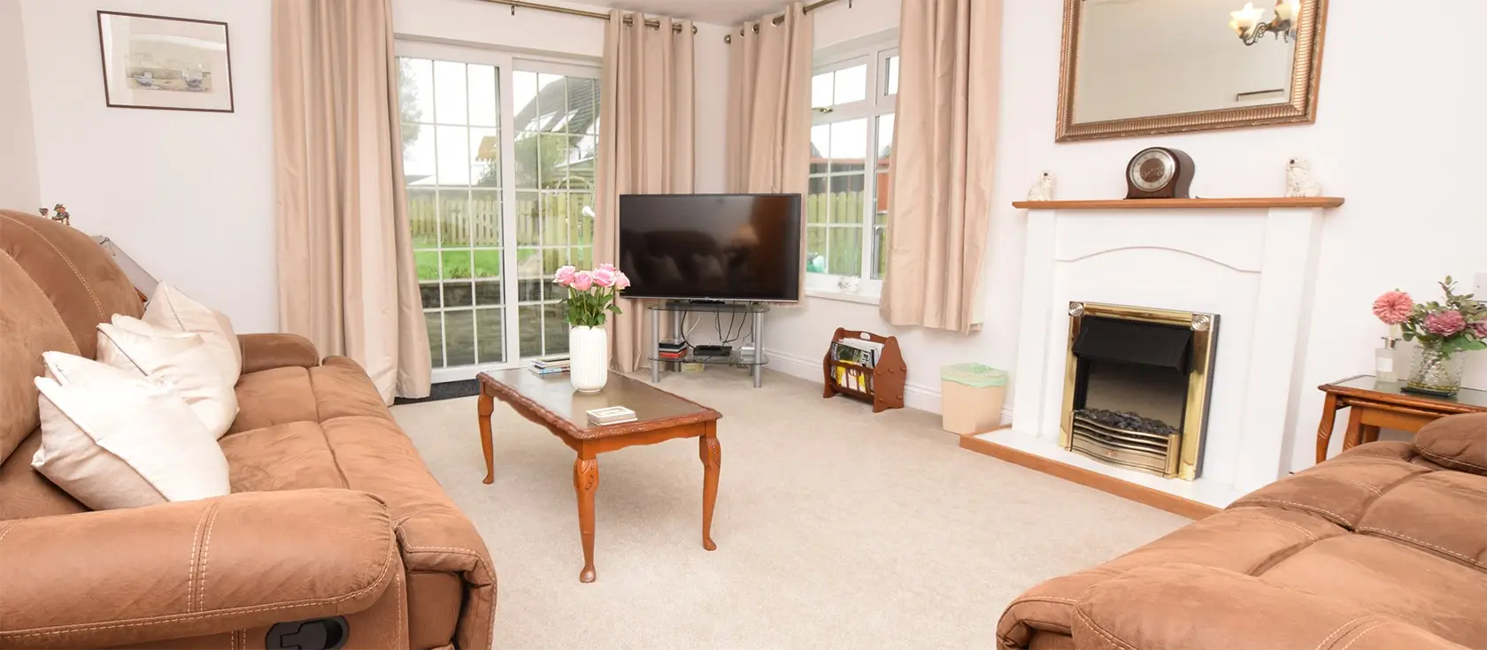 Green Gables Lodge, Pembroke is a cosy 2-bedroom cottage, close to attractions. Situated within walking distance of the town centre and its iconic castle, it's an excellent base for exploring the beautiful beaches along the Pembrokeshire coastline.