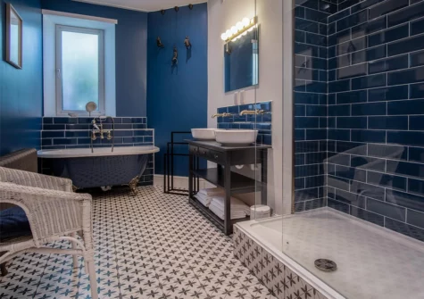 The bathroom at Gwynne House, Tenby