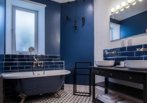 The bathroom at Gwynne House, Tenby