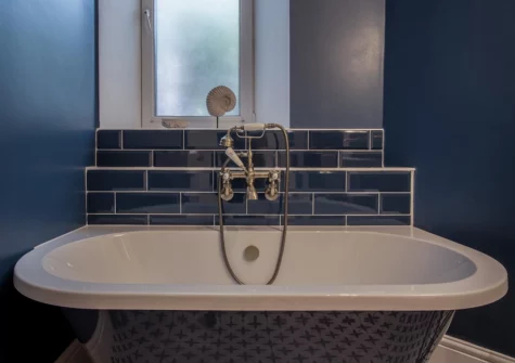 The bathroom at Gwynne House, Tenby